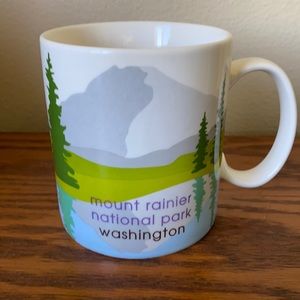 Starbucks Coffee Cub Rainer National Park Edition.